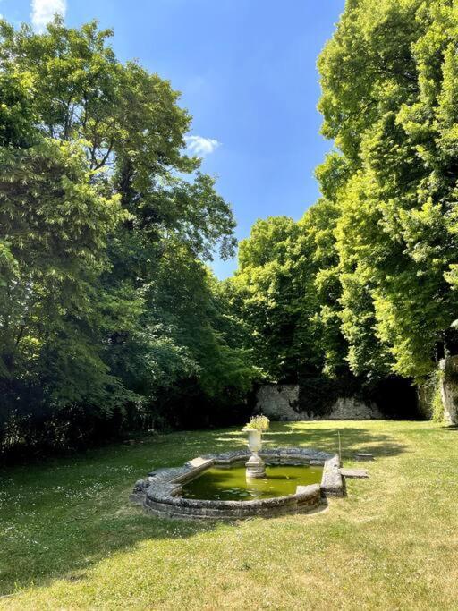Romantique Jacuzzi, Au Chateau A 30 Min De Paris Apartment Limay Exterior photo